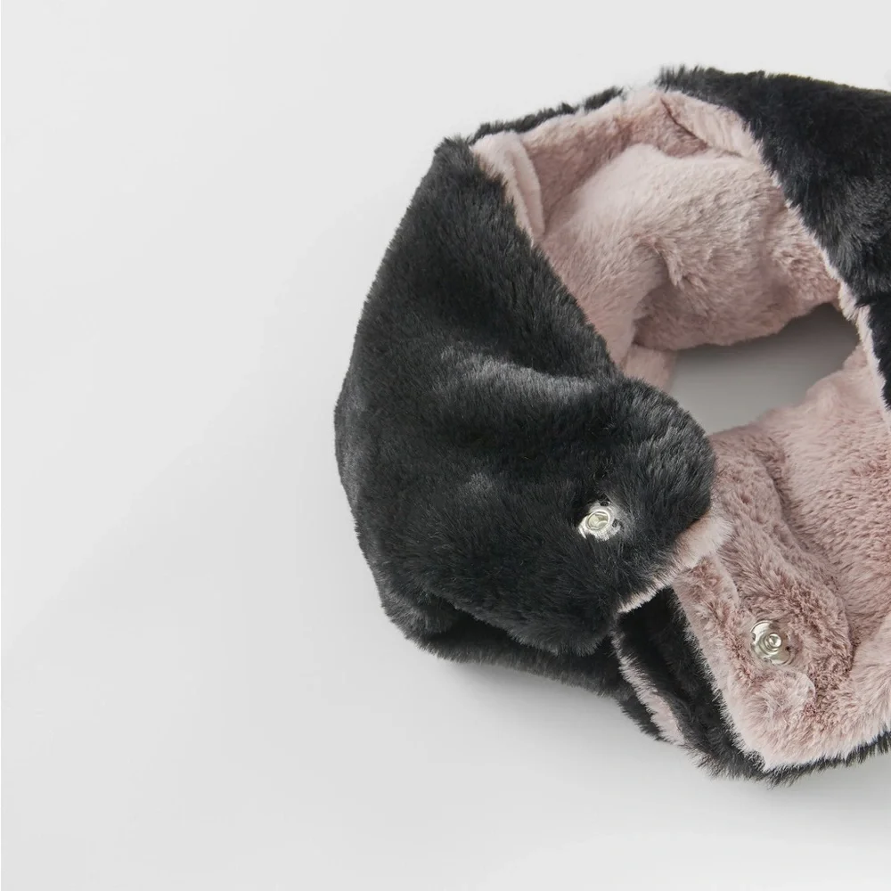NWT. Zara Kids Black/Pink Faux Fur Neck Warmer. One Size.